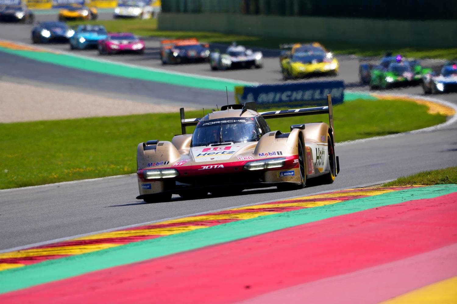 Porsche JOTA Hertz leads the field at the start of the 6 Hours of Spa. Credit: FIA WEC
